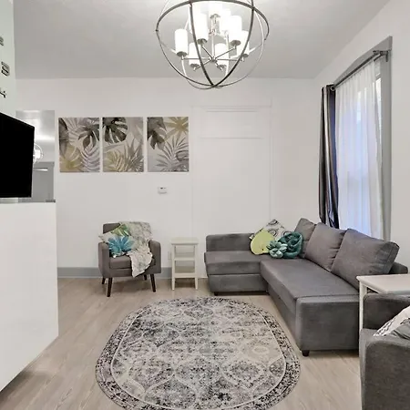 Charming Home In Fountain Square